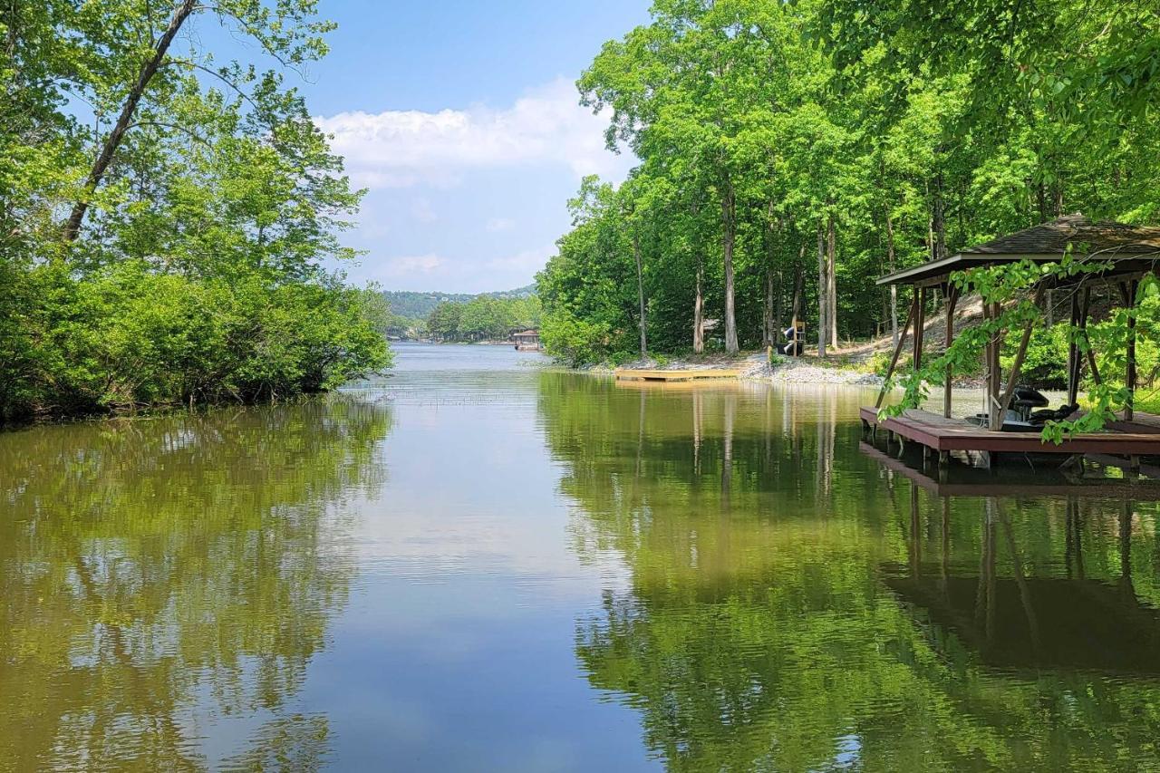 Lakeside Hot Springs Retreat With Kayaks And Boat Dock Hot Springs Village Eksteriør bilde