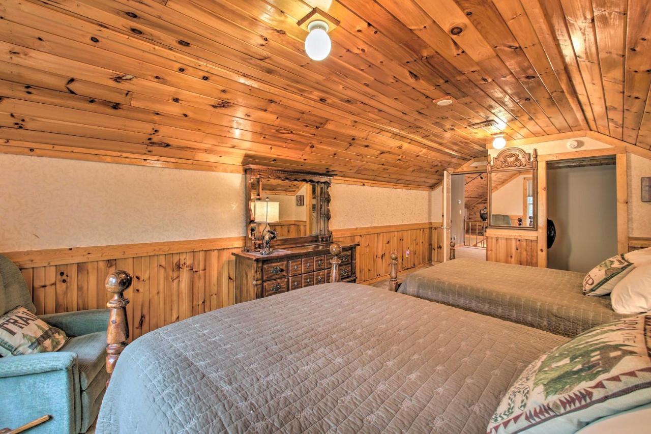 Lakeside Hot Springs Retreat With Kayaks And Boat Dock Hot Springs Village Eksteriør bilde